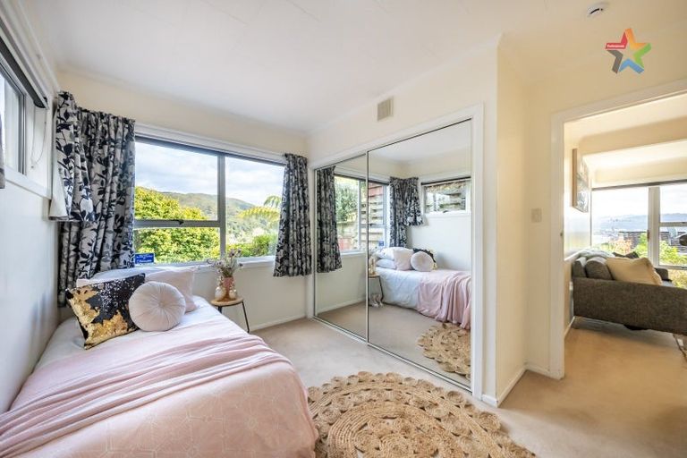 Photo of property in 10 Summit Road, Fairfield, Lower Hutt, 5011