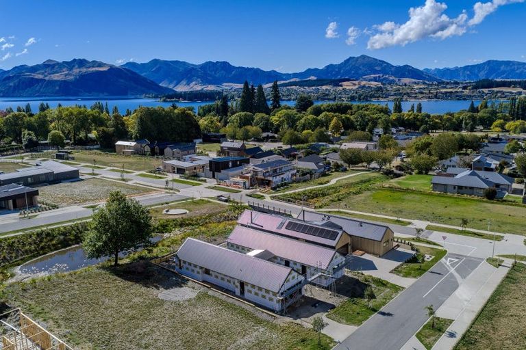 Photo of property in 4 Glenbrae Crescent, Wanaka, 9305