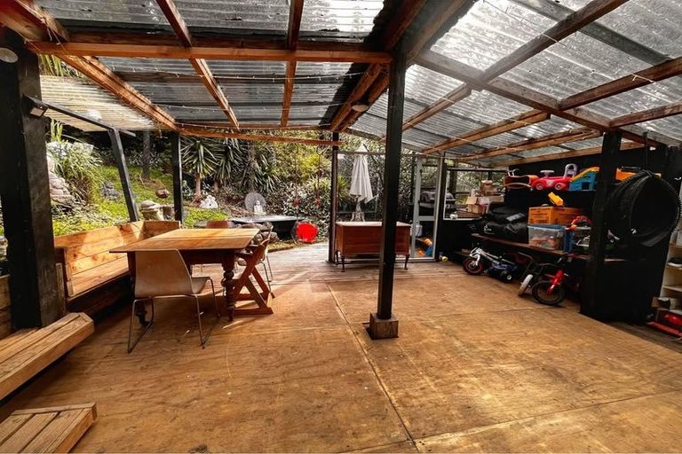 Photo of property in 41 Lone Kauri Road, Karekare, New Lynn, 0772