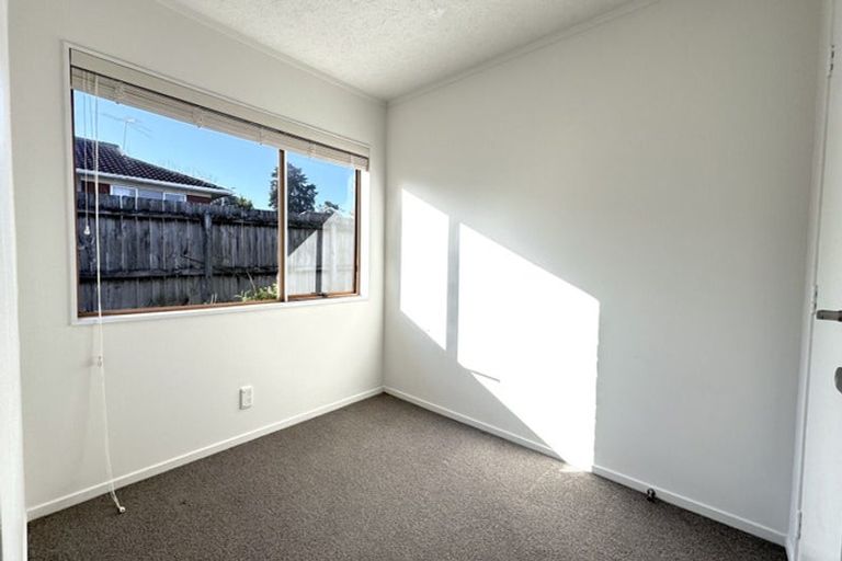 Photo of property in 1/10 Benygloe Place, Highland Park, Auckland, 2010