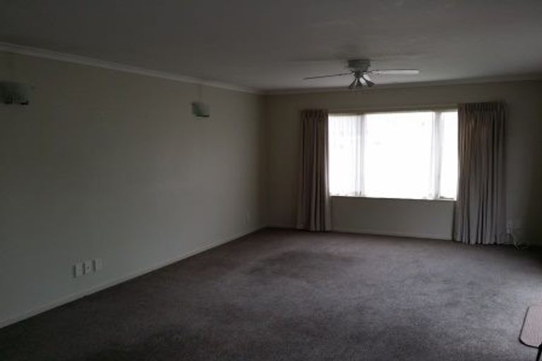 Photo of property in 396a Te Atatu Road, Te Atatu Peninsula, Auckland, 0610