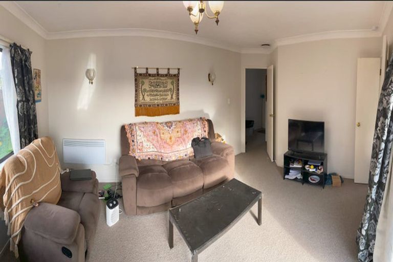 Photo of property in 1/62 Aviemore Drive, Highland Park, Auckland, 2010