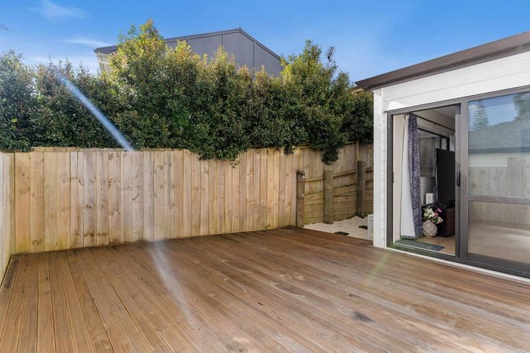 Photo of property in 86a Kelman Road, Kelston, Auckland, 0602