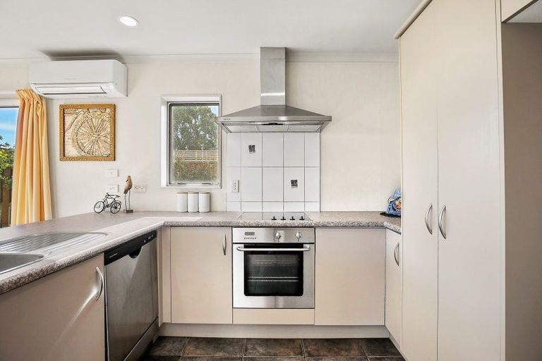 Photo of property in 18b Abergeldie Way, Cambridge, 3434