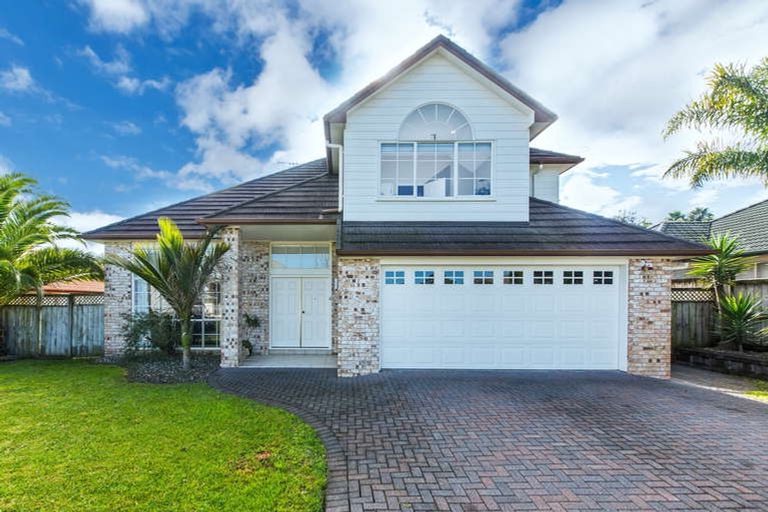 Photo of property in 29 Corta Bella Place, Golflands, Auckland, 2013