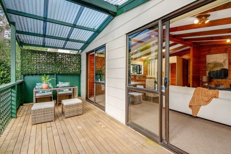 Photo of property in 22 Randal Place, Bayview, Auckland, 0629