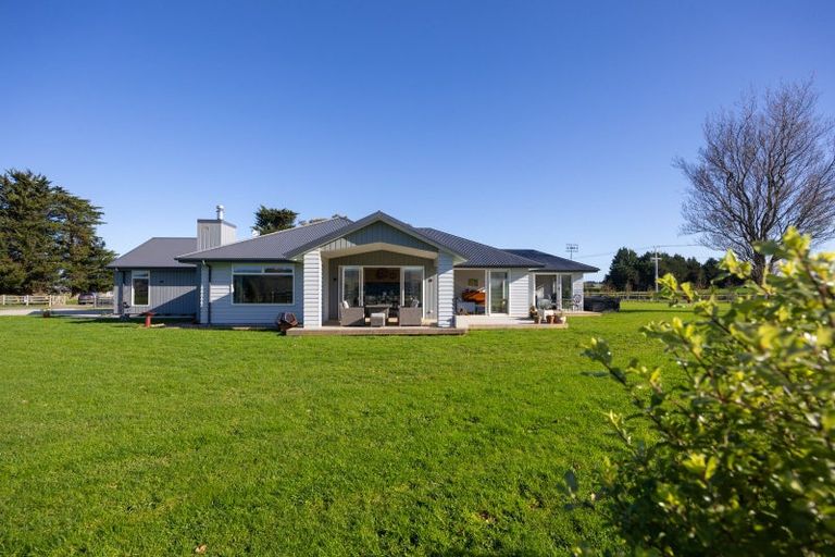 Photo of property in 1 Ashgrove Lane, Ashhurst, Palmerston North, 4470