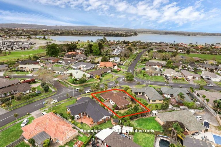 Photo of property in 70 Tington Avenue, Wattle Downs, Auckland, 2103