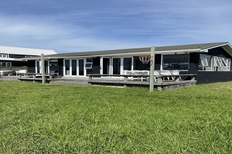 Photo of property in 107 Karewa Parade, Papamoa Beach, Papamoa, 3118