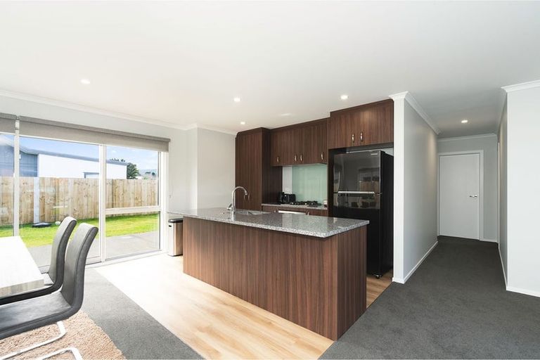 Photo of property in 2 Rotoiti Place, Paraparaumu, 5032