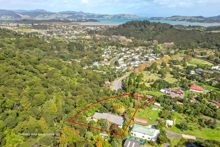 Photo of property in 40 Bellville Drive, Coromandel, 3506