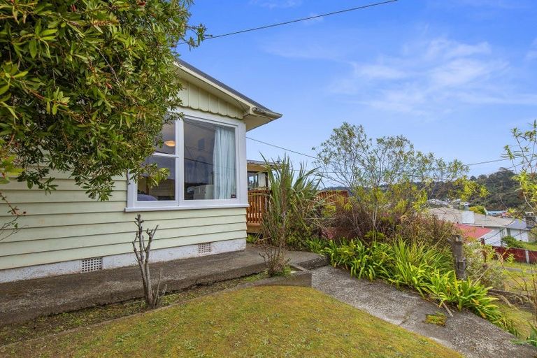 Photo of property in 34 John Street, Stokes Valley, Lower Hutt, 5019