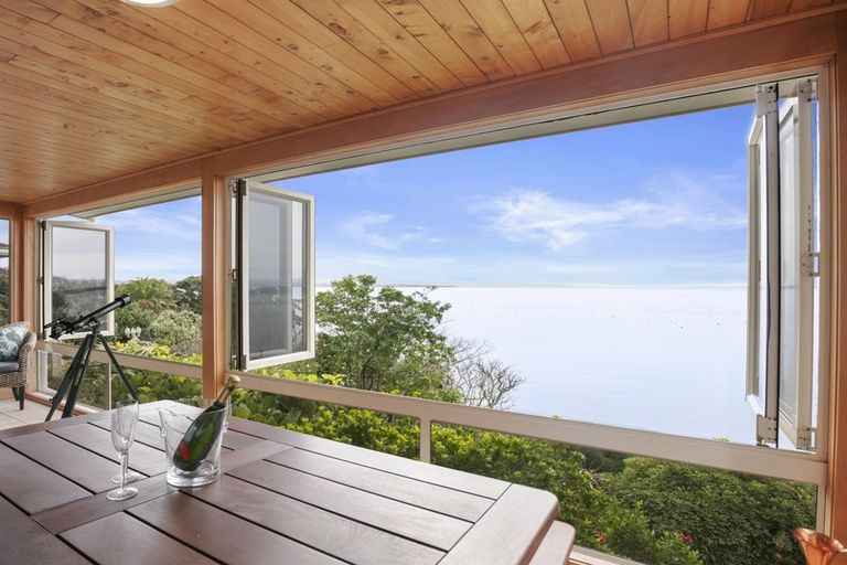 Photo of property in 4 Crispe Road, Clarks Beach, 2122