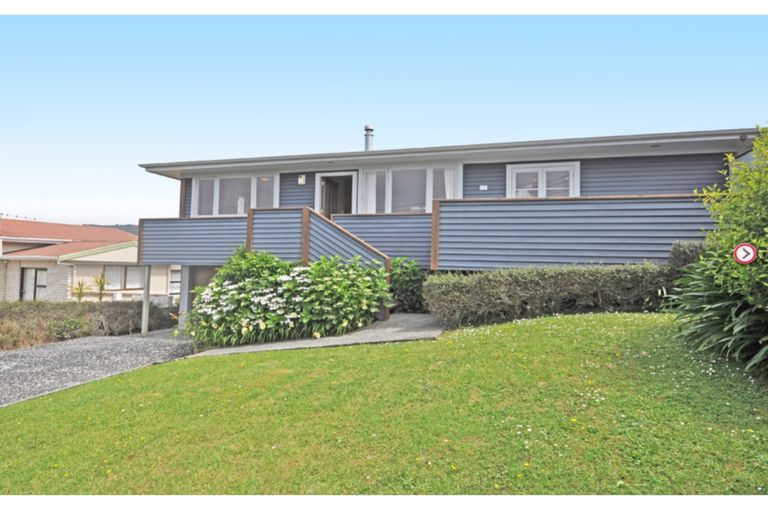 Photo of property in 22 Kendale Drive, Leigh, 0985