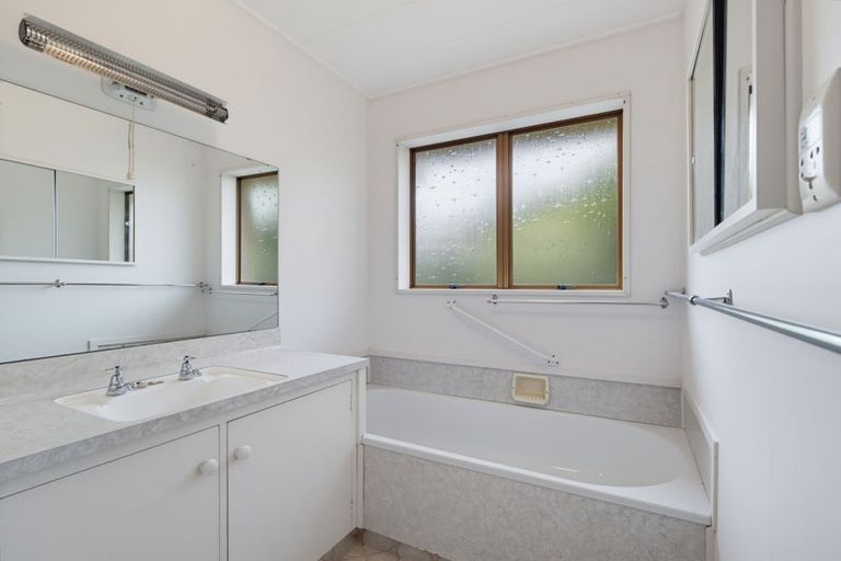 Photo of property in 2/508 Saint Aubyn, Hastings, 4122