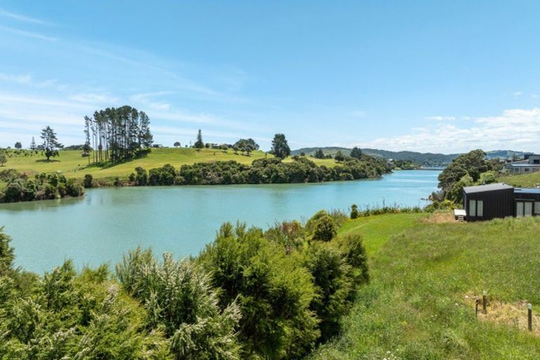 Photo of property in 70 Omahina Street, Raglan, 3225