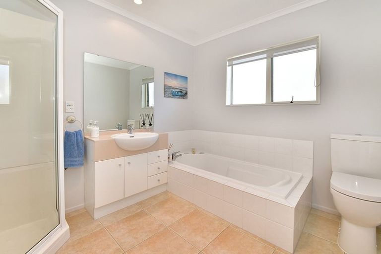 Photo of property in 93 Tauranga Place, Orewa, 0931