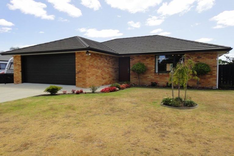 Photo of property in 9 Endeavour Place, One Tree Point, 0118