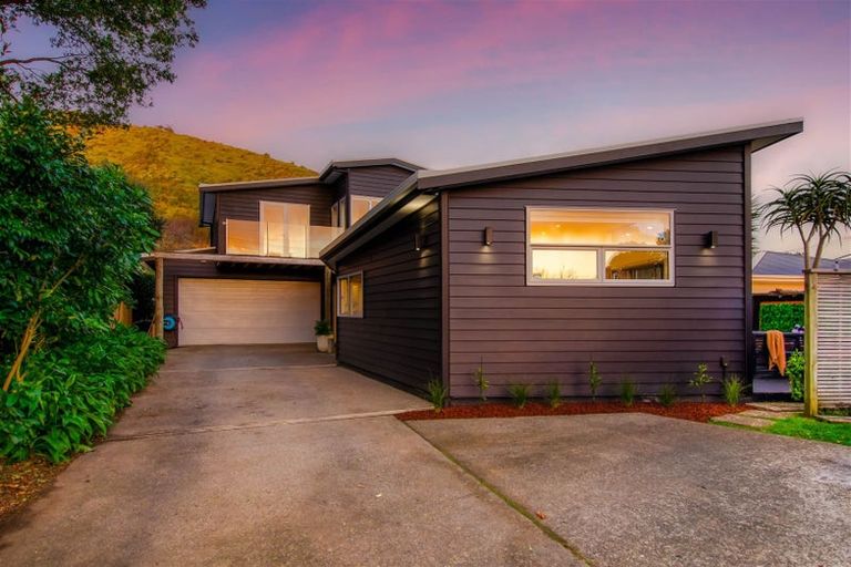 Photo of property in 1b Winara Avenue, Waikanae, 5036