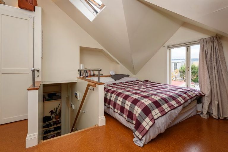 Photo of property in 39 Queen Street, Mount Victoria, Wellington, 6011