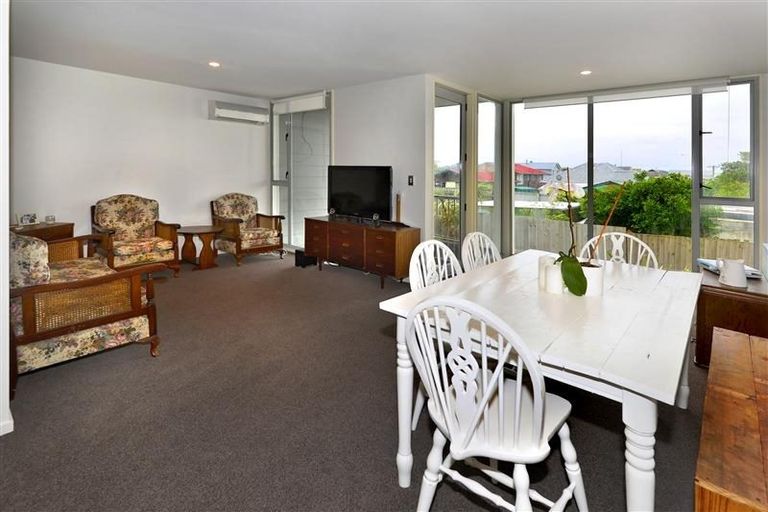 Photo of property in 7/246 Marine Parade, New Brighton, Christchurch, 8061