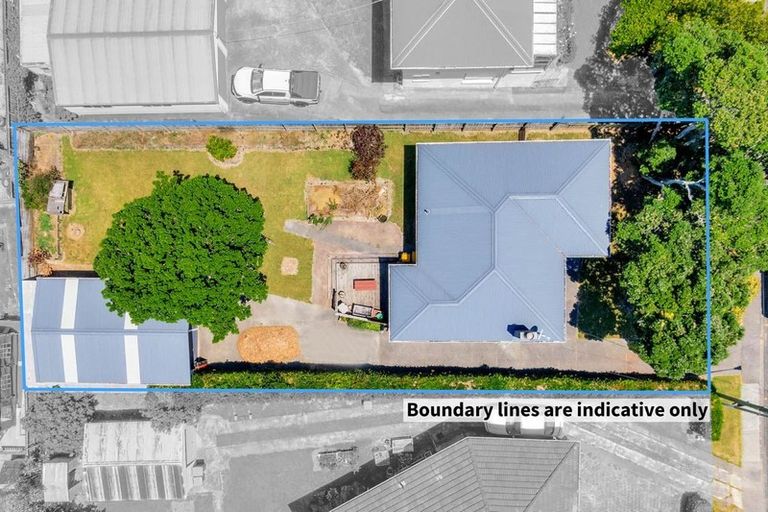 Photo of property in 42 Barrys Road, Glendene, Auckland, 0602