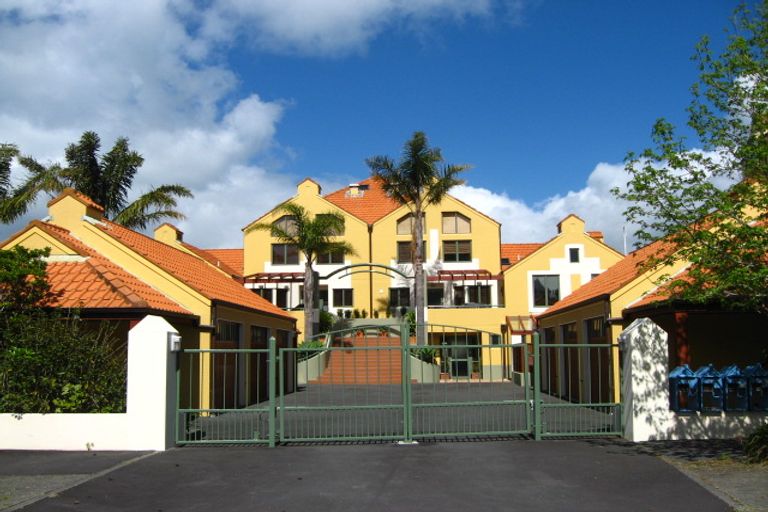 Photo of property in 44 Harbour Village Drive, Gulf Harbour, Whangaparaoa, 0930