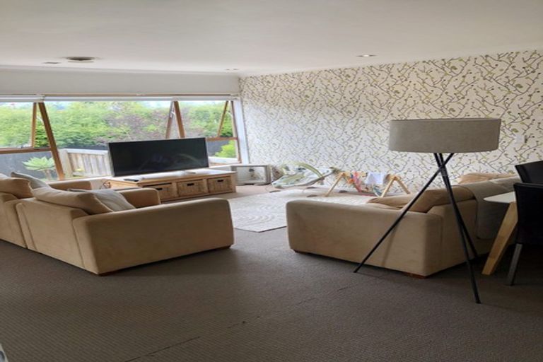 Photo of property in 2/32 Merani Street, Narrow Neck, Auckland, 0622