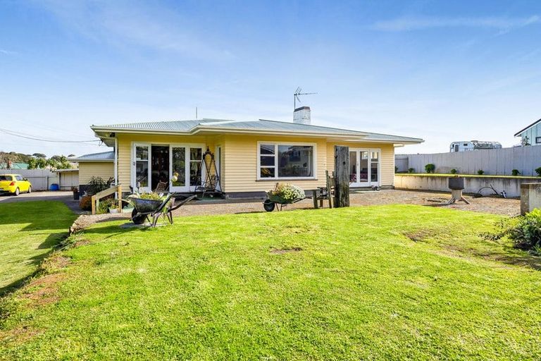 Photo of property in 52 Fairfield Road, Hawera, 4610