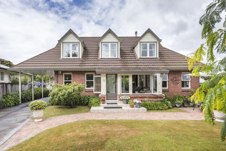 Photo of property in 26 Saint Albans Avenue, Hokowhitu, Palmerston North, 4410
