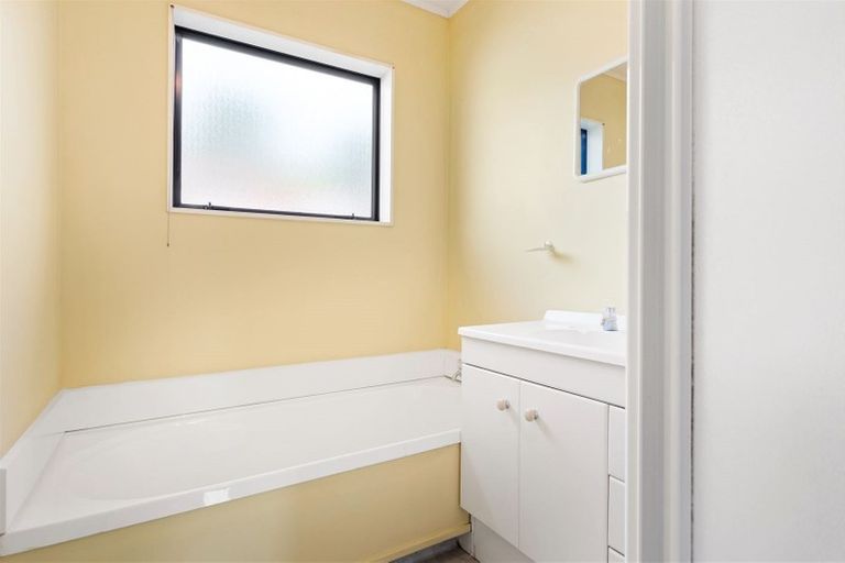 Photo of property in 47 Glenview Road, Glen Eden, Auckland, 0602