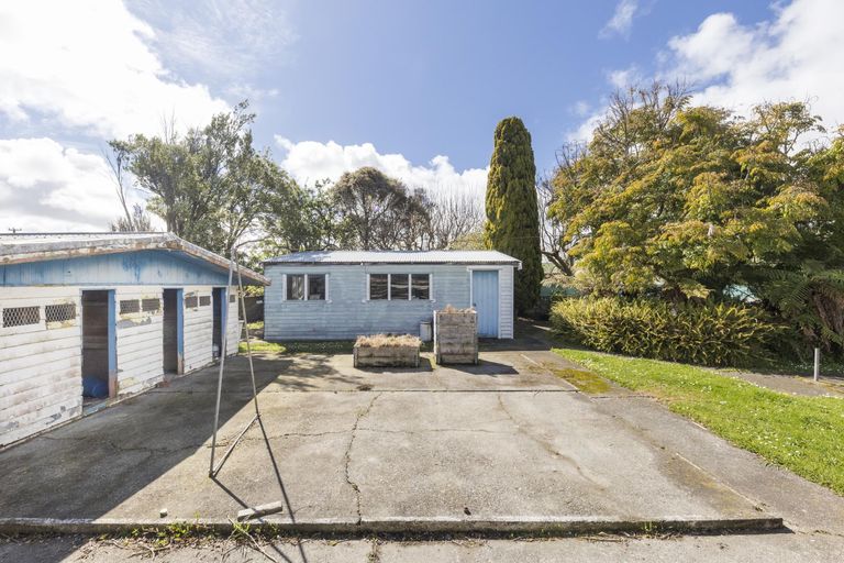 Photo of property in 17 Buick Crescent, Awapuni, Palmerston North, 4412