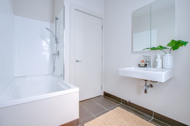 Photo of property in The Terraces, 29/9 Humber Street, Pandora, Napier, 4110