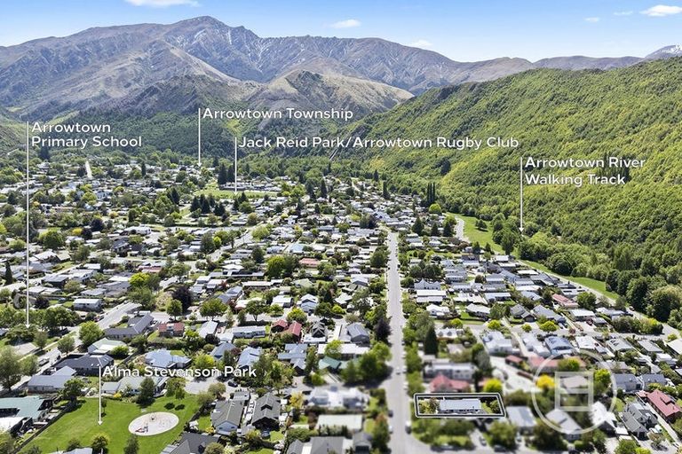 Photo of property in 81 Devon Street, Arrowtown, 9302