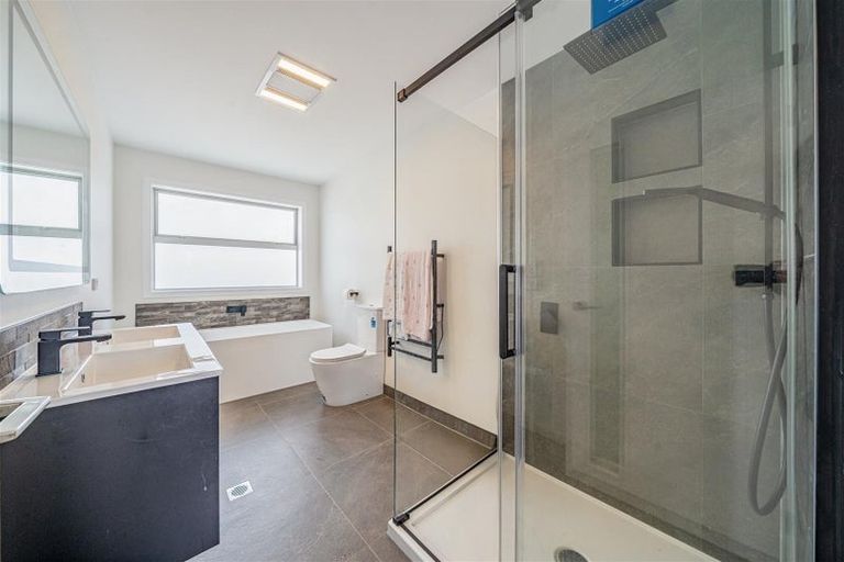 Photo of property in 32 Castletown Street, Wallaceville, Upper Hutt, 5018