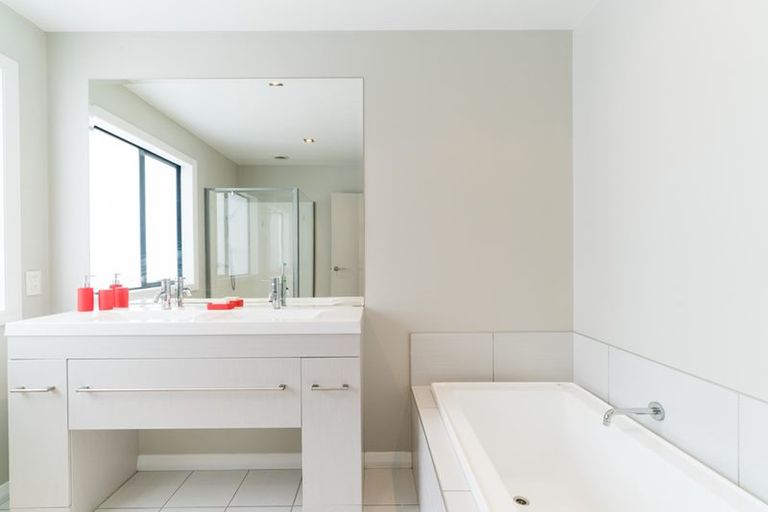 Photo of property in 128 Castlewold Drive, Bethlehem, Tauranga, 3110