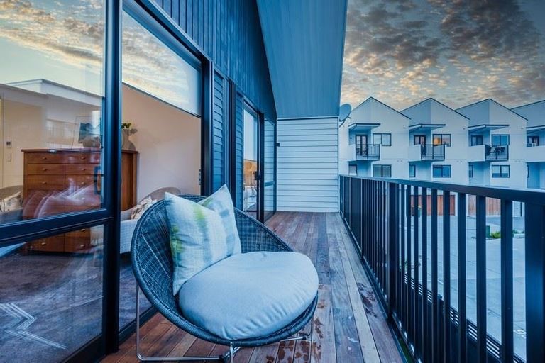 Photo of property in 42 Catalina Bay Drive, Hobsonville, Auckland, 0616