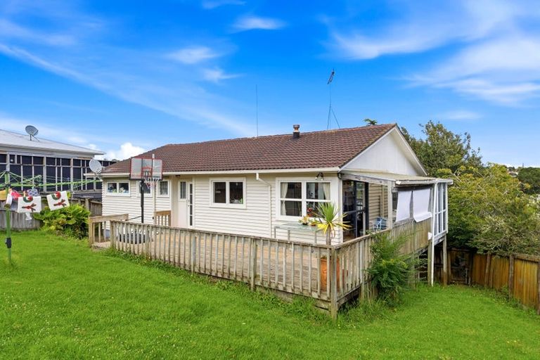 Photo of property in 112 Eskdale Road, Birkdale, Auckland, 0626