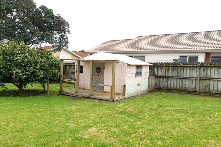 Photo of property in 115 Sykes Road, Weymouth, Auckland, 2103
