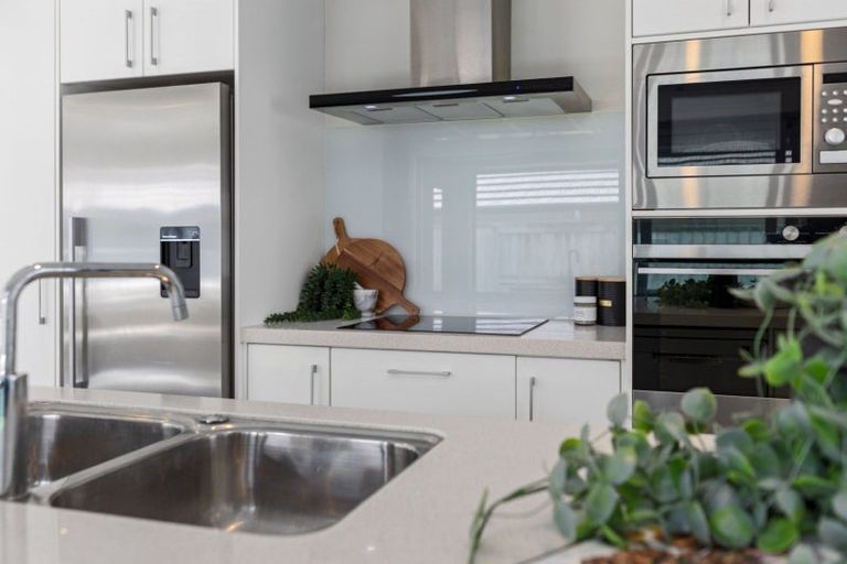 Photo of property in 10 Rochfort Crescent, Pyes Pa, Tauranga, 3112