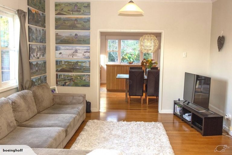Photo of property in 6 Willowbrook Place, Titirangi, Auckland, 0604