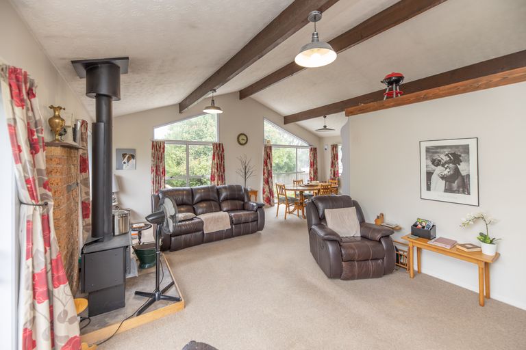 Photo of property in 10a Tracy Place, Redwood, Christchurch, 8051