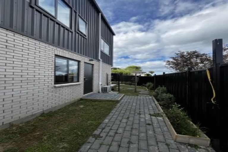 Photo of property in 1/21 Newham Place, Henderson, Auckland, 0612