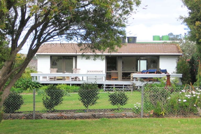 Photo of property in 20 Dawn Avenue, Hahei, Whitianga, 3591
