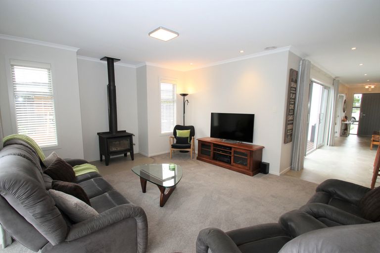 Photo of property in 16 Silver Springs Boulevard, Mosgiel, 9024