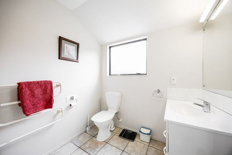 Photo of property in 10b Elliston Crescent, Stanmore Bay, Whangaparaoa, 0932