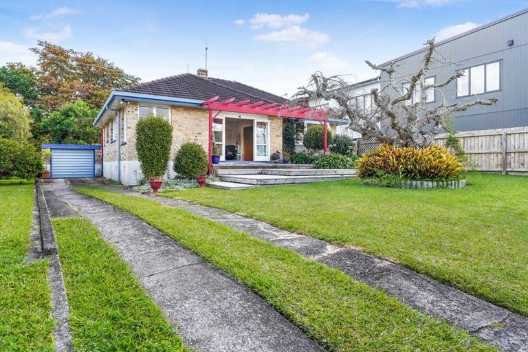 Photo of property in 15 Kelvin Place, Hamilton East, Hamilton, 3216