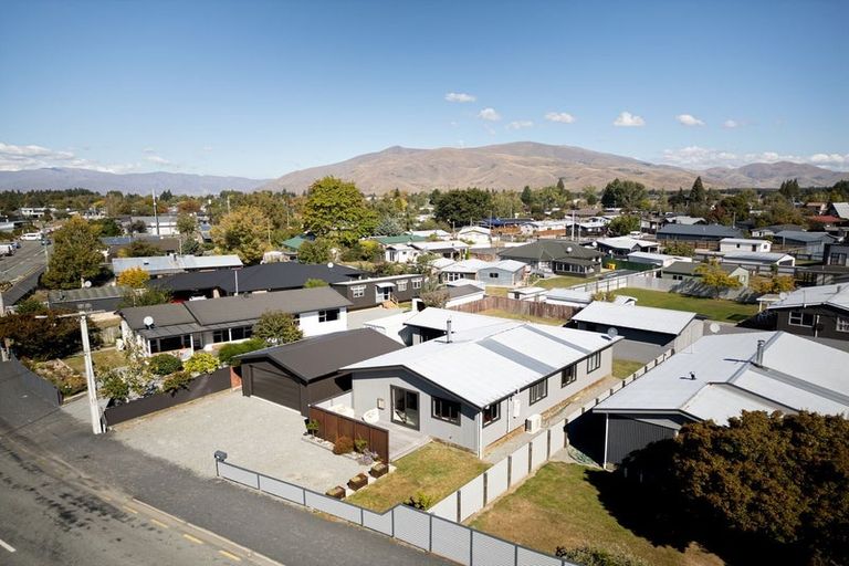 Photo of property in 37 Tasman Road, Twizel, 7901