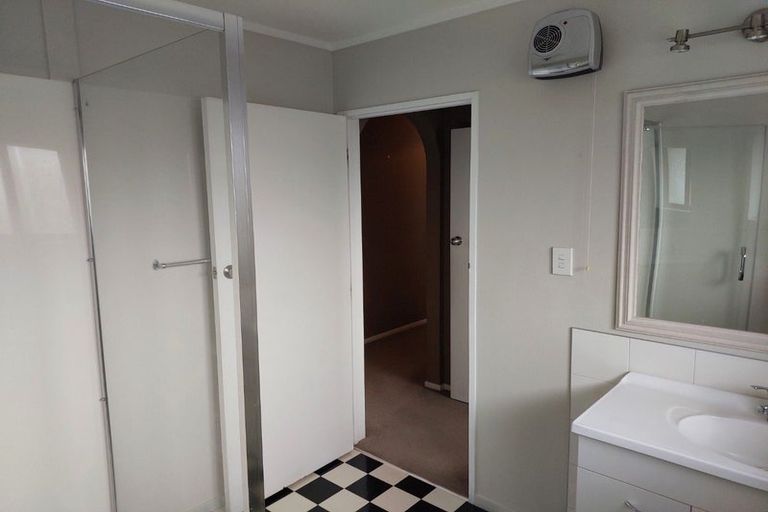 Photo of property in 76 Shakespeare Street, Leamington, Cambridge, 3432