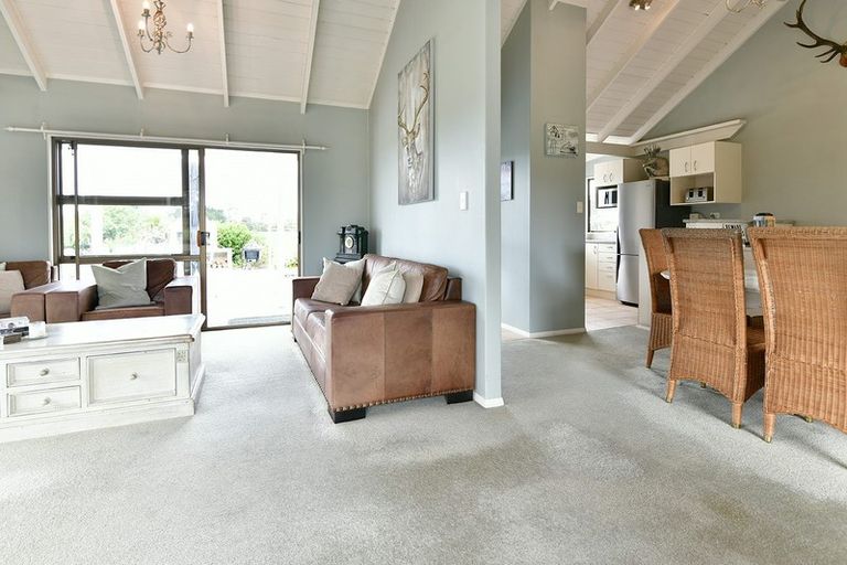 Photo of property in 167 Anderson Road, Helensville, 0875